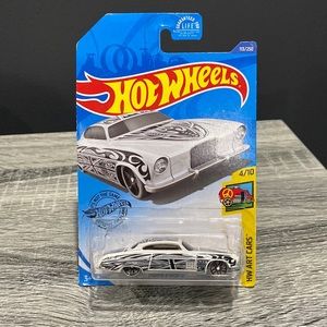 Hot Wheels | Art Cars #4 of 10 Cars: Fish’d & Chip’d - 1:64 Scale Die Cast